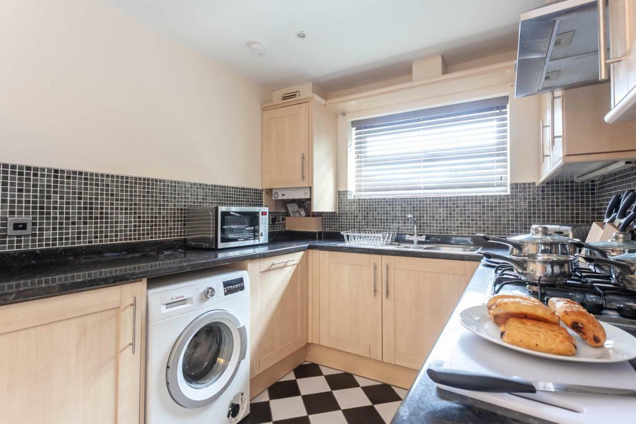 4 Bed Home, Driveway Parking Ideally Located In Latchford, Warrington - Executive St Marys House Eksteriør billede