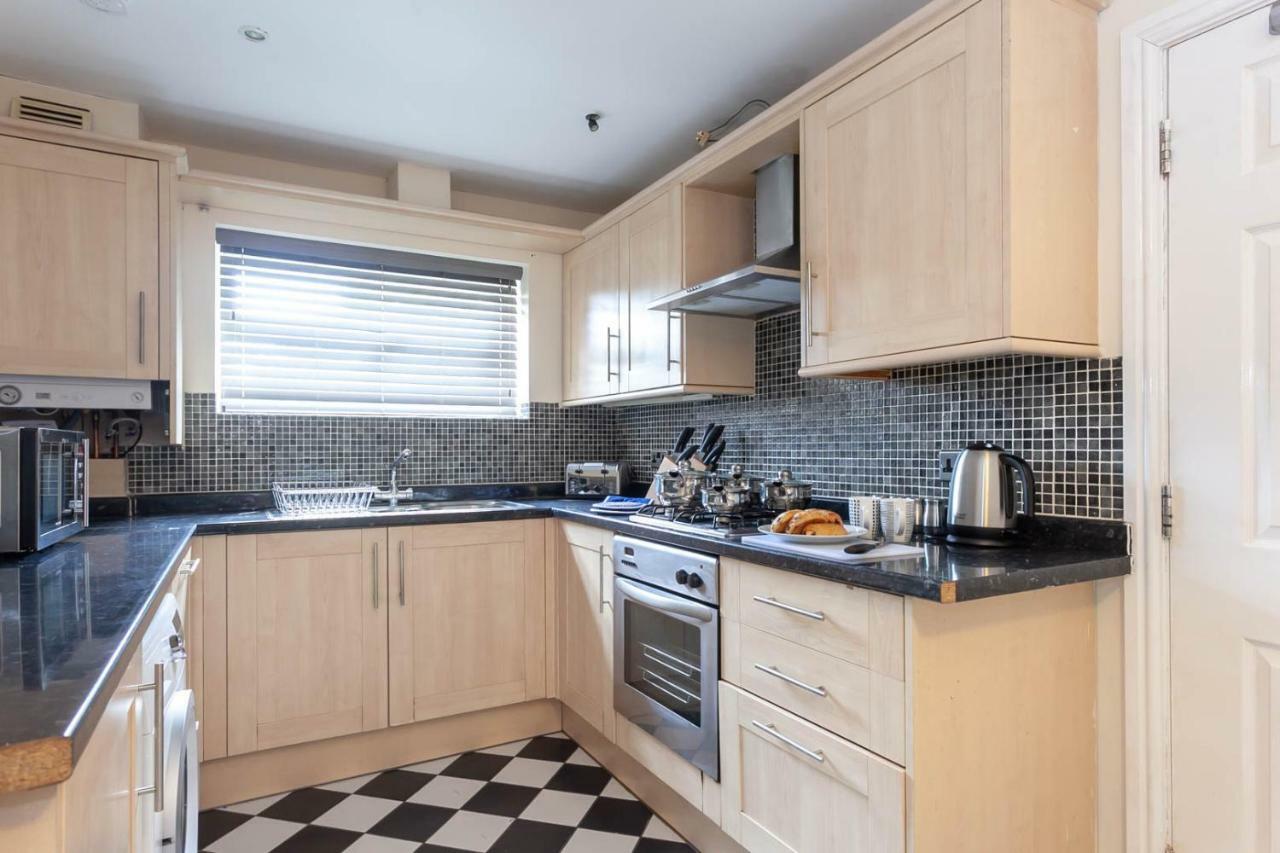 4 Bed Home, Driveway Parking Ideally Located In Latchford, Warrington - Executive St Marys House Eksteriør billede