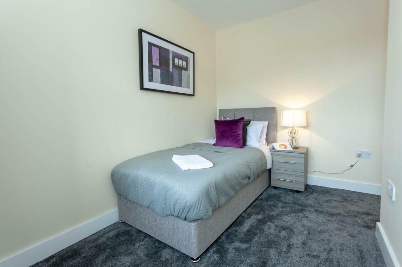 4 Bed Home, Driveway Parking Ideally Located In Latchford, Warrington - Executive St Marys House Eksteriør billede