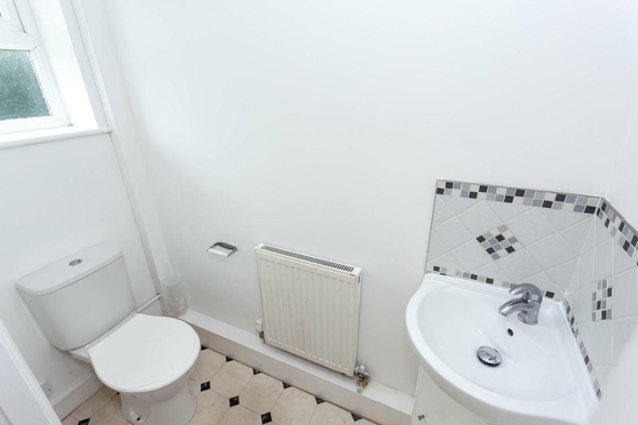 4 Bed Home, Driveway Parking Ideally Located In Latchford, Warrington - Executive St Marys House Eksteriør billede