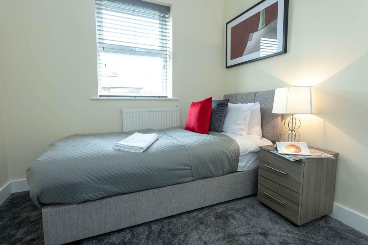 4 Bed Home, Driveway Parking Ideally Located In Latchford, Warrington - Executive St Marys House Eksteriør billede